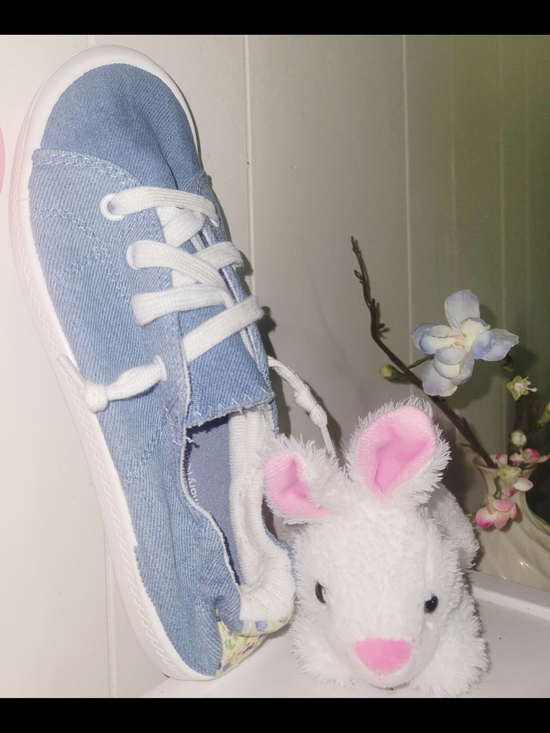 Time and Tru Denim Blue Canvas Sneakers with Floral Heel Accent - Picture 6 of 6